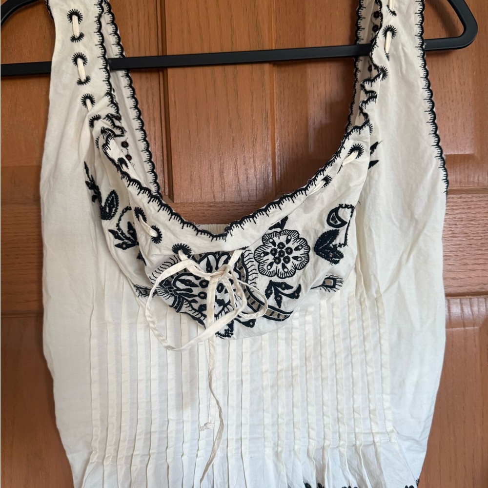 Free people White Embroidered Sleeveless Women’s Top